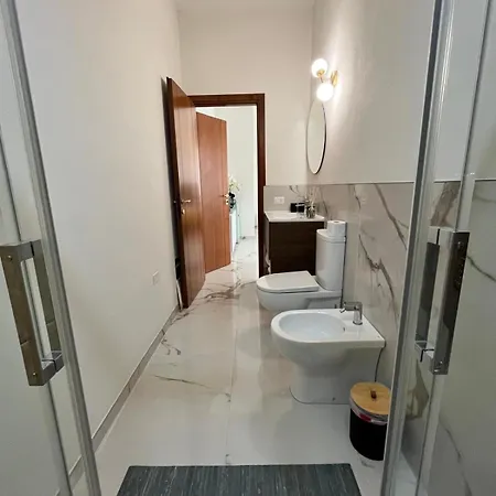 Central Home Cagliari * كالياري